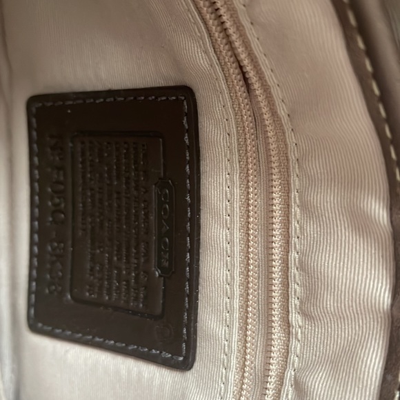 Coach purse 👜 - Picture 3 of 6